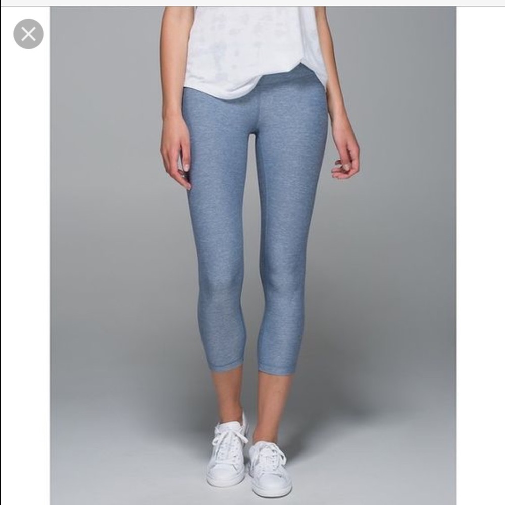 Lululemon Heather Blue Denim Wonder Under Crops II